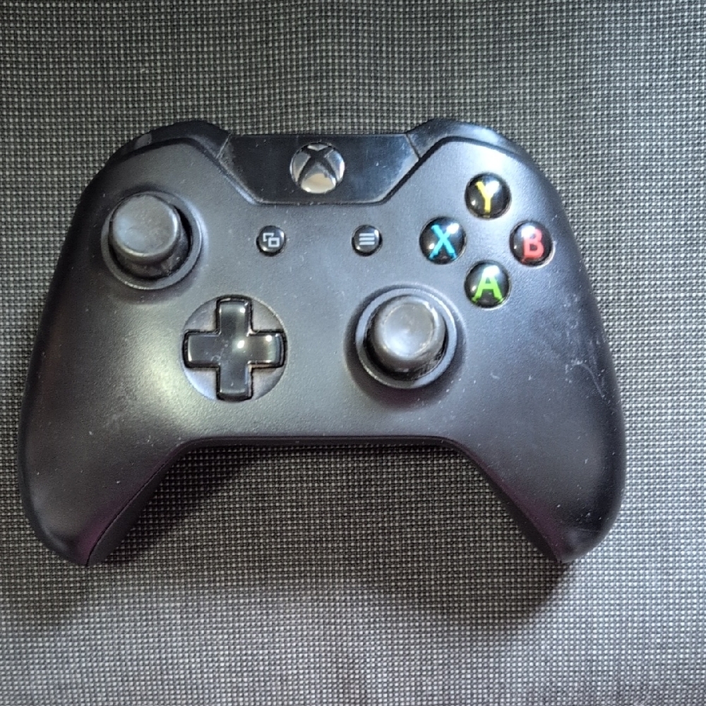 Black Wireless Gaming Controller